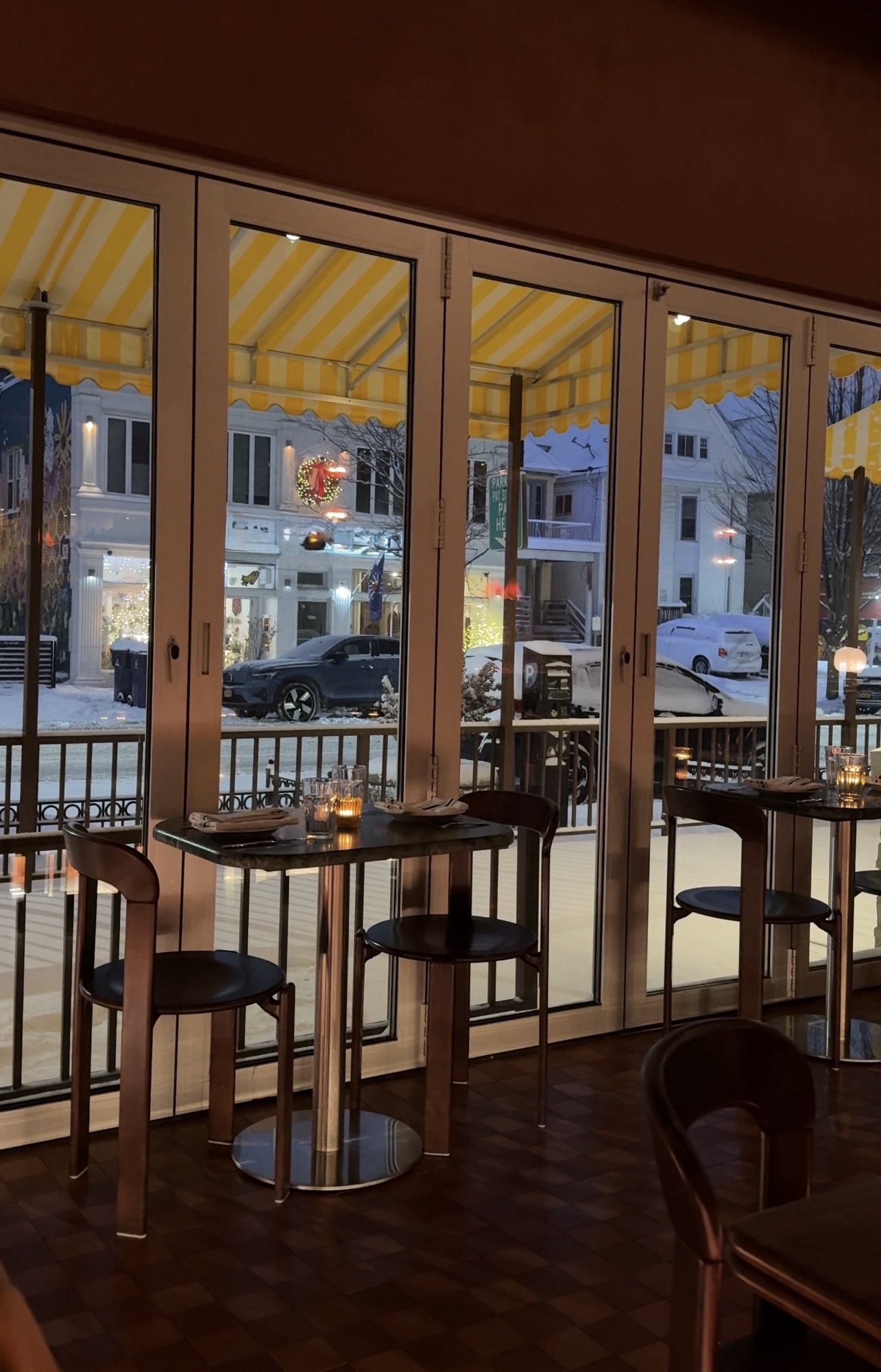 Warm Tables Inside, Chilly Outside – Tales from a Mid-Lifer